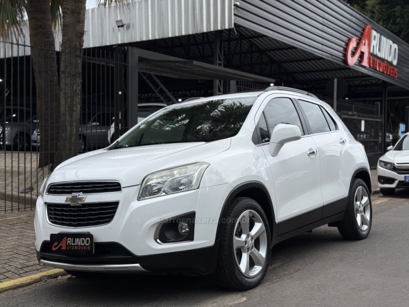 TRACKER 1.8 MPFI LTZ 4X2 16V FLEX 4P AUTOMÁTICO - 2015 - PAROBé