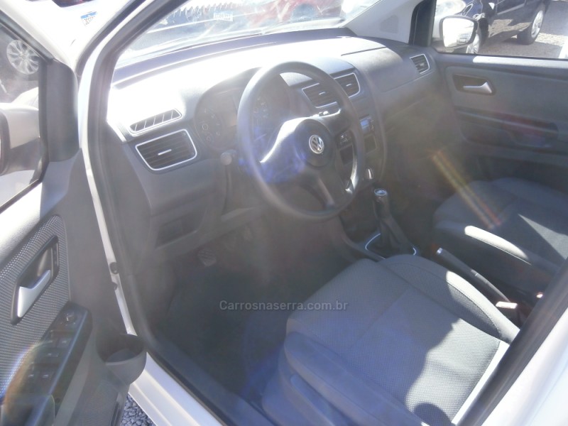 FOX 1.0 MI TREND 8V FLEX 4P MANUAL - 2011 - FARROUPILHA