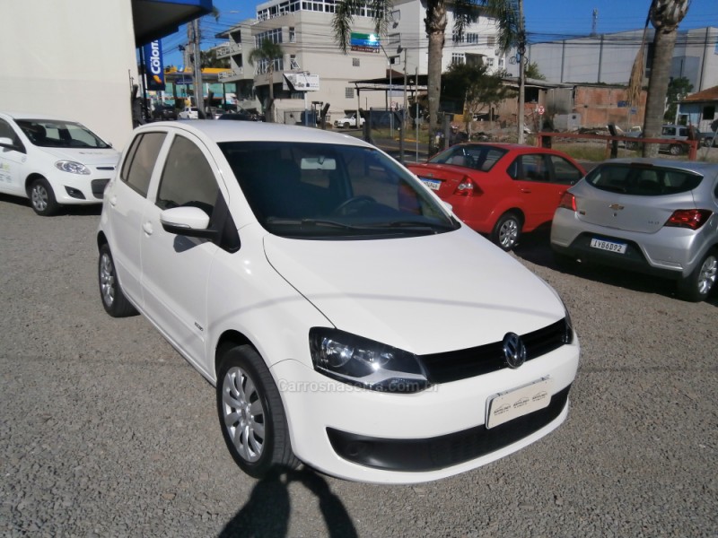 FOX 1.0 MI TREND 8V FLEX 4P MANUAL - 2011 - FARROUPILHA