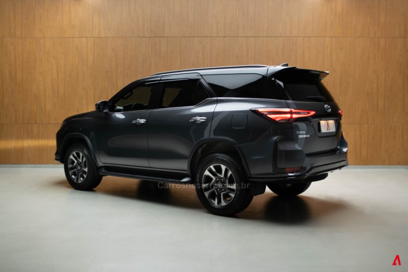 HILUX SW4 2.8 4X4 DIAMOND 16V TURBO DIESEL 4P 7 LUGARES AUTOMATICO - 2024 - GARIBALDI