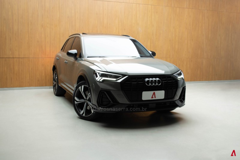 Q3 2.0 TFSI PERFORMANCE BLACK QUATTRO GASOLINA 4P AUTOMÁTICO - 2024 - GARIBALDI
