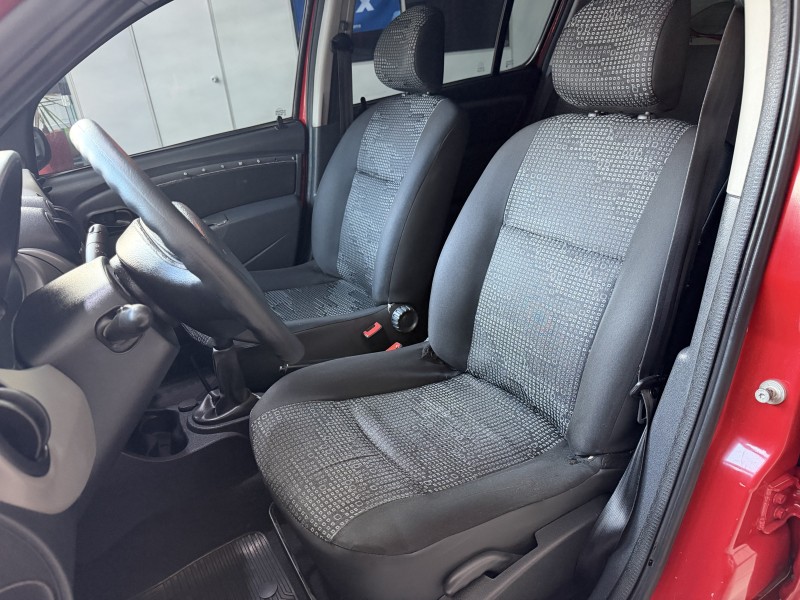 SANDERO 1.0 EXPRESSION 16V FLEX 4P MANUAL - 2009 - PORTãO