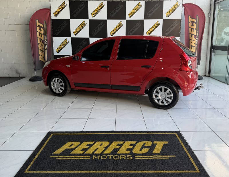 SANDERO 1.0 EXPRESSION 16V FLEX 4P MANUAL - 2009 - PORTãO