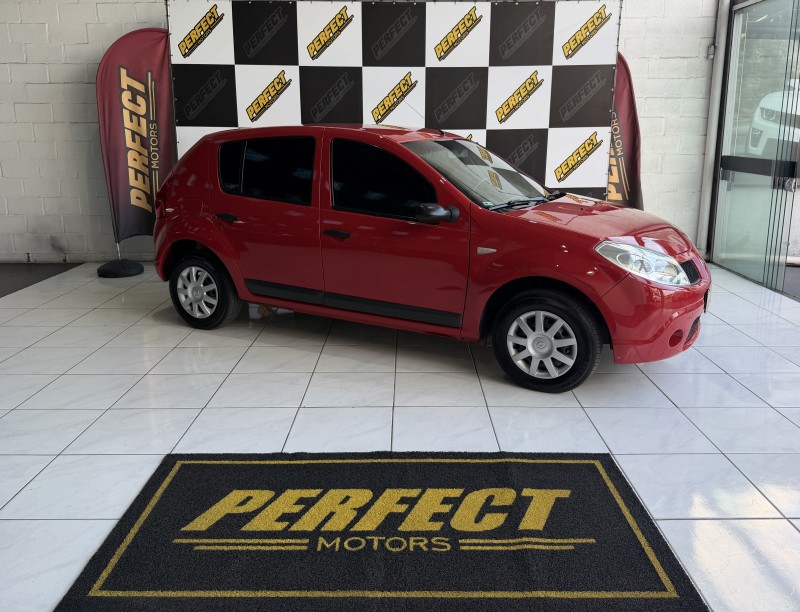 SANDERO 1.0 EXPRESSION 16V FLEX 4P MANUAL - 2009 - PORTãO