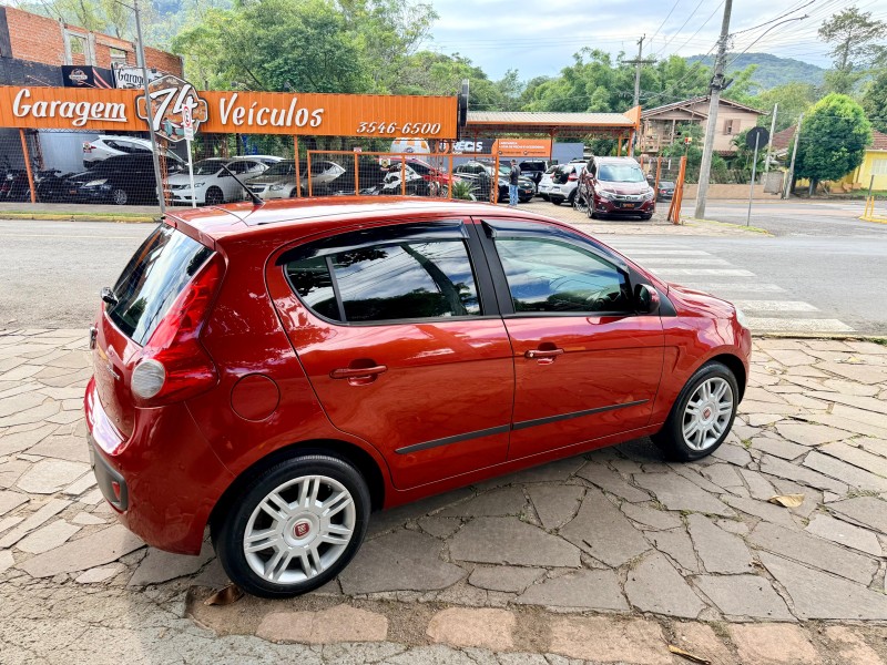 PALIO 1.4 MPI ATTRACTIVE 8V FLEX 4P MANUAL - 2013 - TRêS COROAS