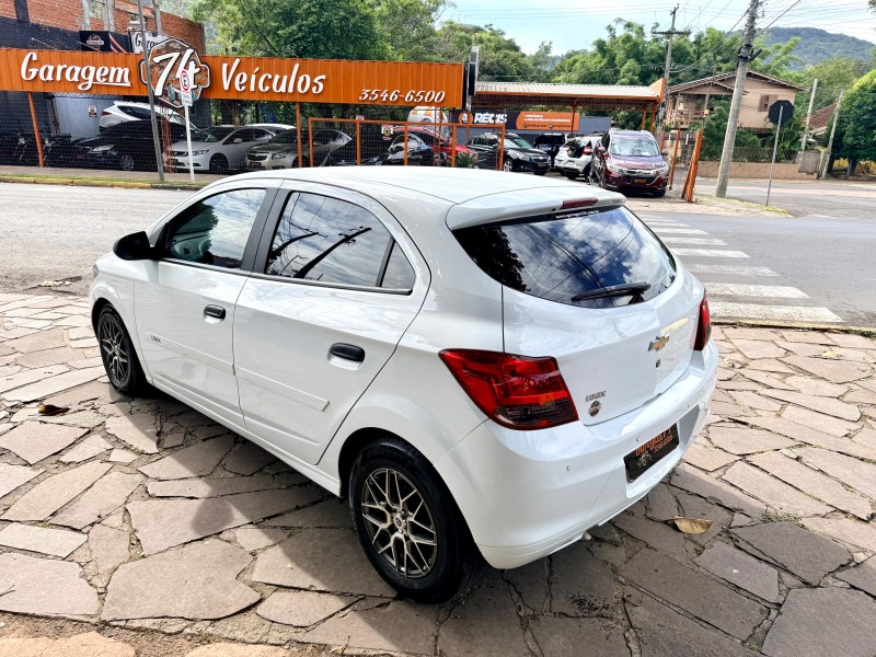 ONIX 1.0 JOY HATCH 8VFLEX 4P MANUAL - 2019 - TRêS COROAS