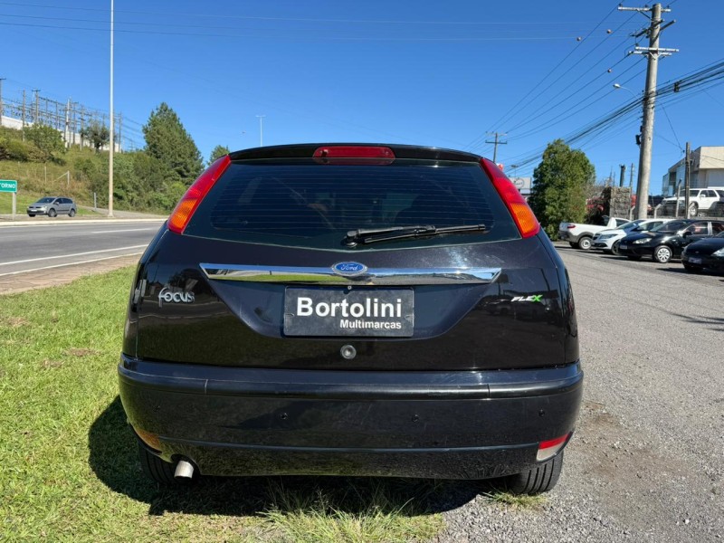 FOCUS 1.6 GLX 8V FLEX 4P MANUAL - 2009 - FARROUPILHA