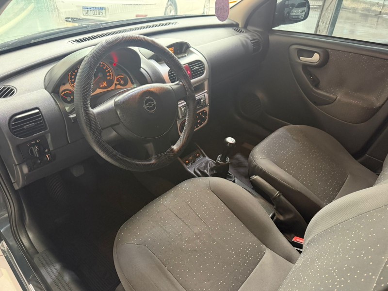CORSA 1.4 MPFI PREMIUM SEDAN 8V FLEX 4P MANUAL - 2010 - PORTãO