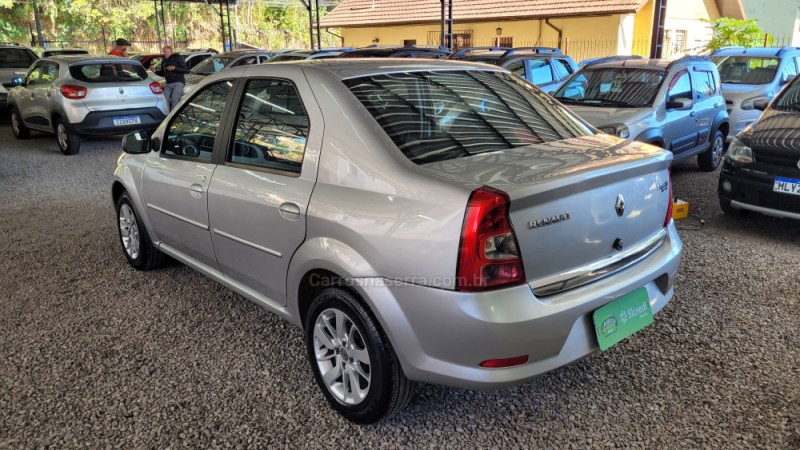 LOGAN 1.0 EXPRESSION 16V FLEX 4P MANUAL - 2011 - CAXIAS DO SUL
