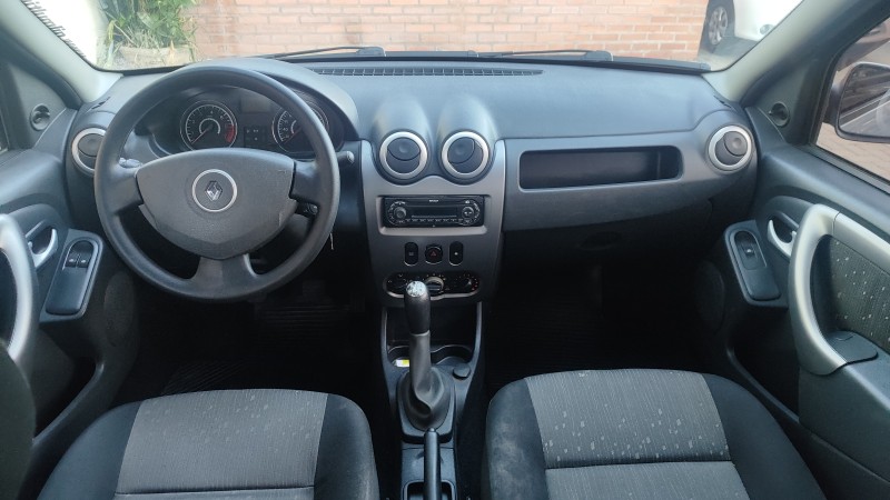 LOGAN 1.6 EXPRESSION 8V FLEX 4P MANUAL - 2011 - CAXIAS DO SUL