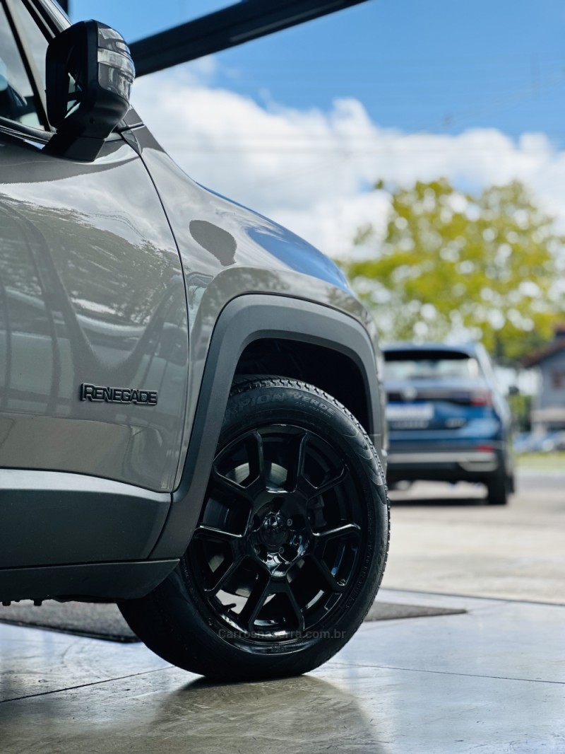 RENEGADE 1.8 16V NIGHT EAGLE 4X2 FLEX 4P AUTOMÁTICO - 2020 - CANELA