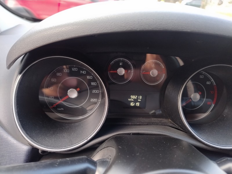PUNTO 1.4 ATTRACTIVE ITALIA 8V FLEX 4P MANUAL - 2013 - CAXIAS DO SUL