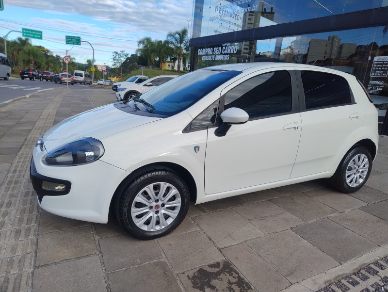 PUNTO 1.4 ATTRACTIVE ITALIA 8V FLEX 4P MANUAL