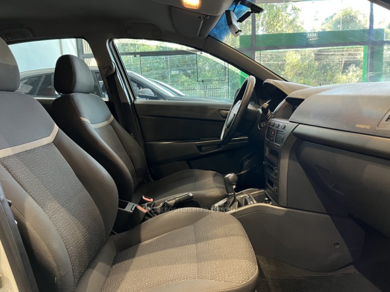 VECTRA 2.0 MPFI EXPRESSION 8V 140CV FLEX 4P MANUAL - 2011 - CAXIAS DO SUL