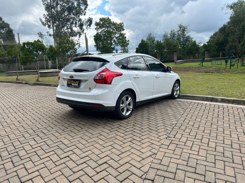 FOCUS 1.6 SE 16V FLEX 4P MANUAL - 2014 - CANELA