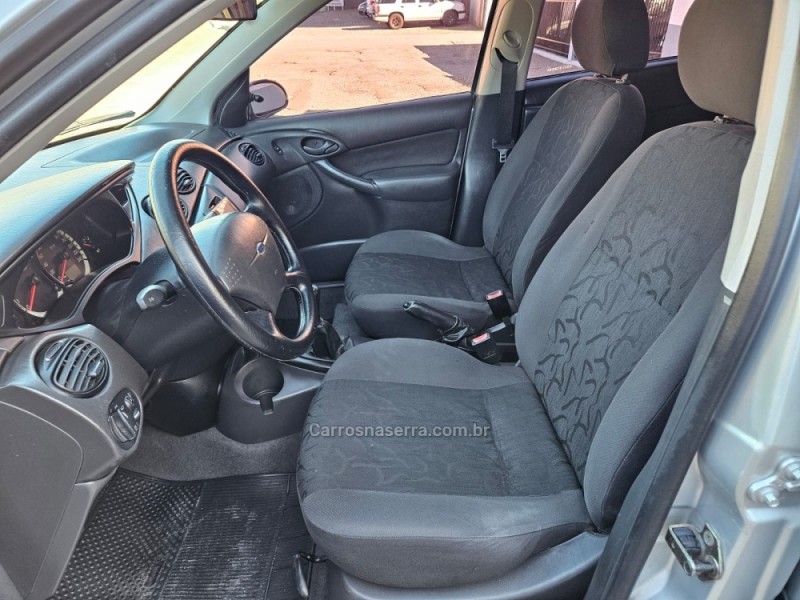 FOCUS 1.6 GL 8V FLEX 4P MANUAL - 2008 - VERANóPOLIS