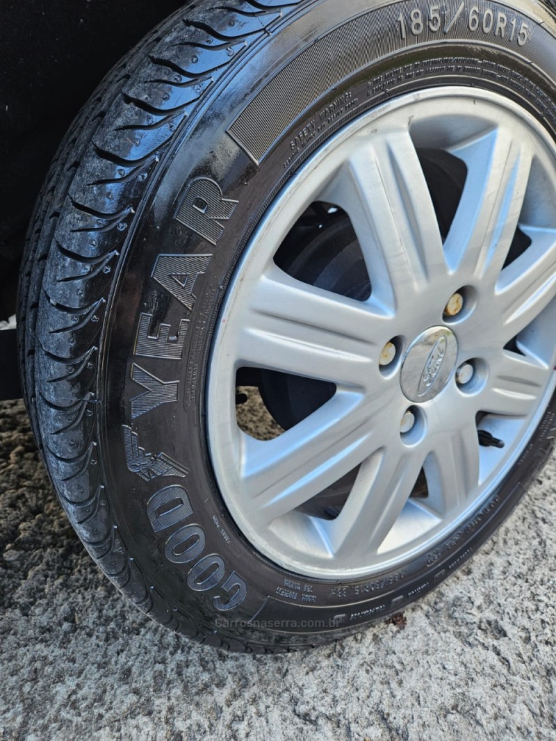 FOCUS 1.6 GL 8V FLEX 4P MANUAL - 2008 - VERANóPOLIS