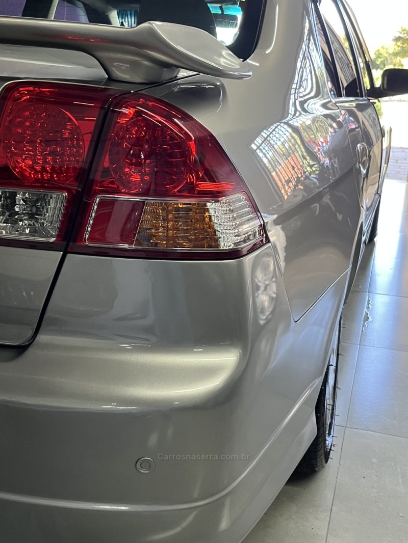 CIVIC 1.7 LX 16V GASOLINA 4P MANUAL - 2006 - CAXIAS DO SUL