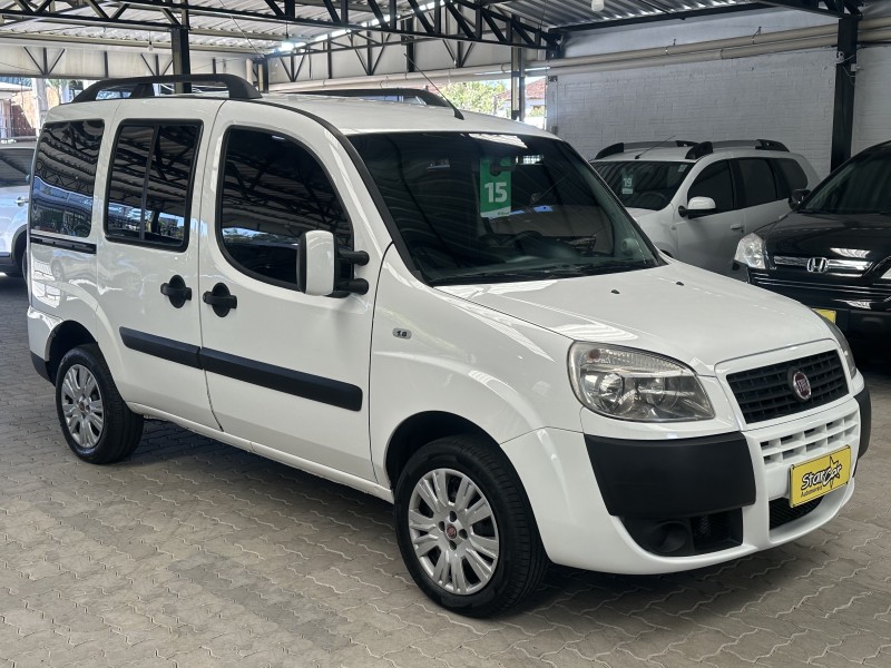 DOBLÓ 1.8 MPI ESSENCE 16V FLEX 7P MANUAL - 2015 - CAXIAS DO SUL