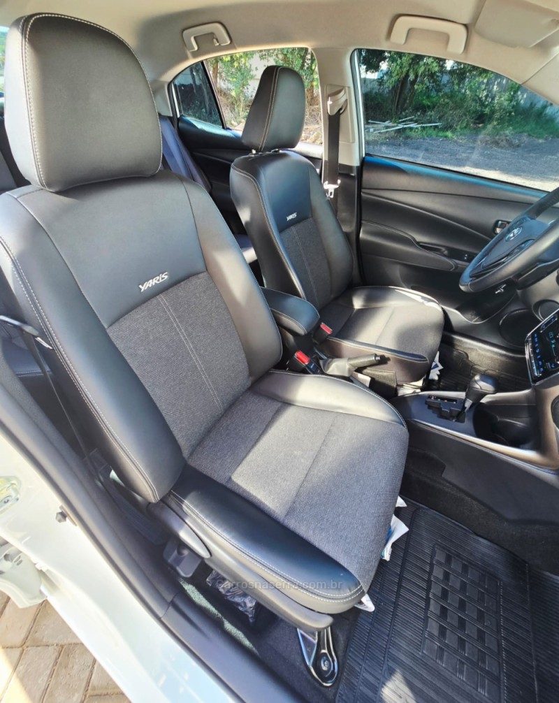 YARIS 1.5 XS SEDAN 16V FLEX 4P AUTOMÁTICO - 2025 - LAJEADO