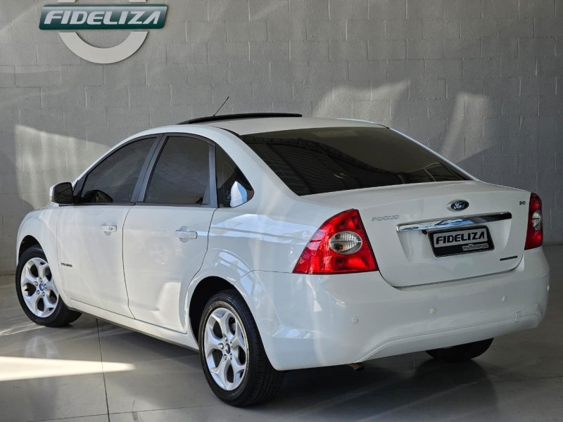 FOCUS 2.0 TITANIUM SEDAN 16V FLEX 4P AUTOMÁTICO - 2012 - FARROUPILHA