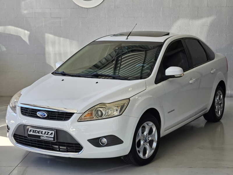 FOCUS 2.0 TITANIUM SEDAN 16V FLEX 4P AUTOMÁTICO - 2012 - FARROUPILHA
