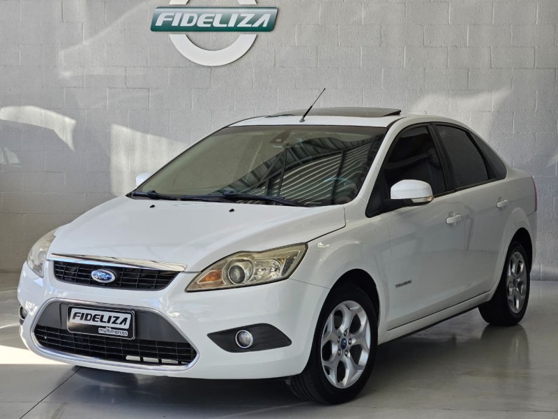 FOCUS 2.0 TITANIUM SEDAN 16V FLEX 4P AUTOMÁTICO - 2012 - FARROUPILHA