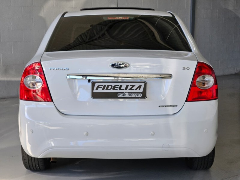 FOCUS 2.0 TITANIUM SEDAN 16V FLEX 4P AUTOMÁTICO - 2012 - FARROUPILHA