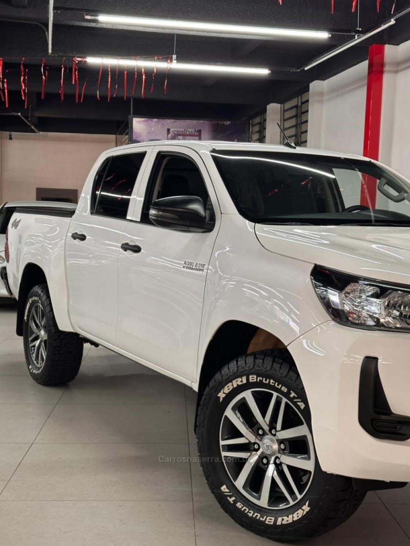 HILUX 2.8 4X4 CD 8V DIESEL 4P MANUAL - 2021 - CAXIAS DO SUL