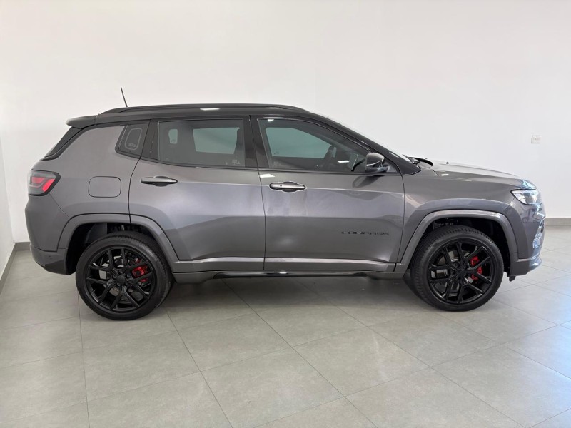 COMPASS 2.0 BLACKHAWK 4 TURBO GASOLINA 4P AUTOMÁTICO - 2025 - FARROUPILHA