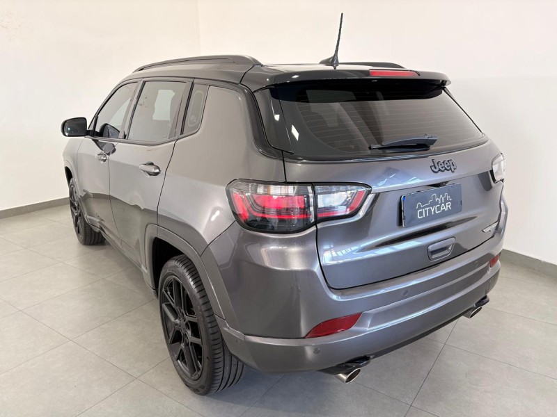 COMPASS 2.0 BLACKHAWK 4 TURBO GASOLINA 4P AUTOMÁTICO - 2025 - FARROUPILHA
