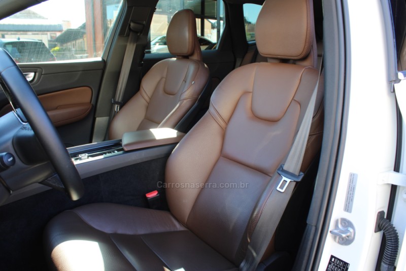 XC60 2.0 T8 RECHARGE PLUS AWD HIBRIDO 4P AUTOMÁTICO - 2024 - CAXIAS DO SUL