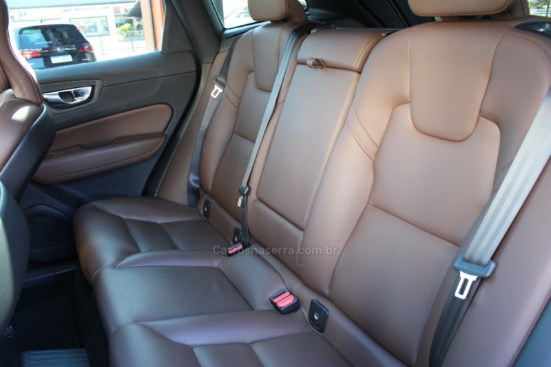 XC60 2.0 T8 RECHARGE PLUS AWD HIBRIDO 4P AUTOMÁTICO - 2024 - CAXIAS DO SUL