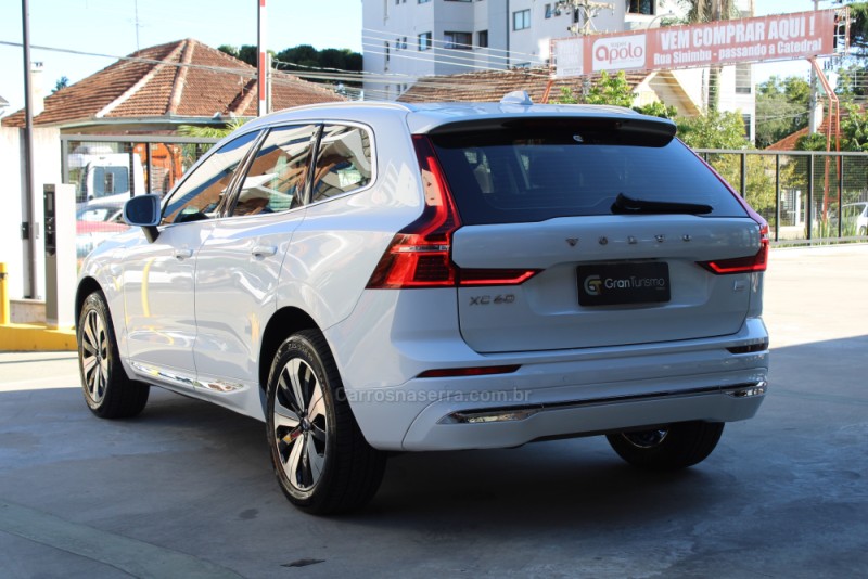 XC60 2.0 T8 RECHARGE PLUS AWD HIBRIDO 4P AUTOMÁTICO - 2024 - CAXIAS DO SUL