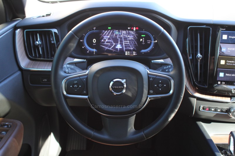 XC60 2.0 T8 RECHARGE PLUS AWD HIBRIDO 4P AUTOMÁTICO - 2024 - CAXIAS DO SUL