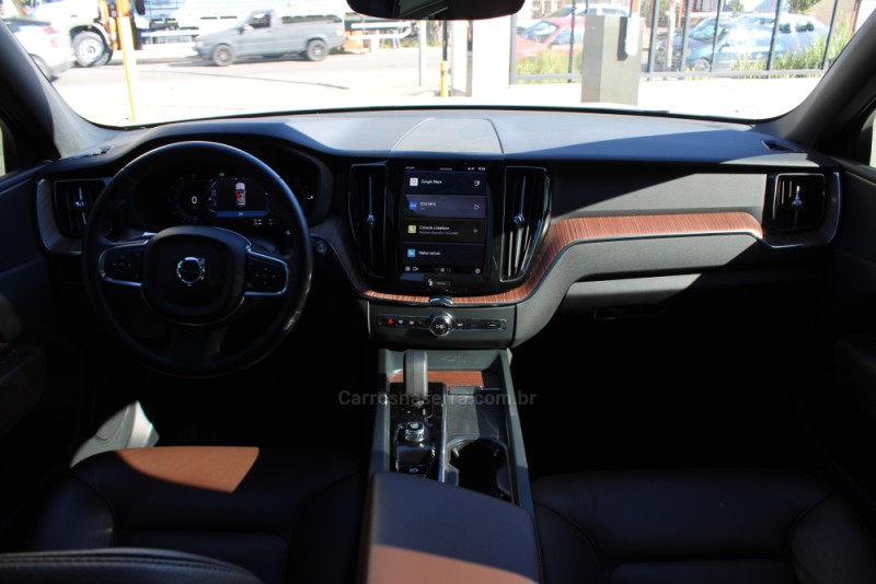 XC60 2.0 T8 RECHARGE PLUS AWD HIBRIDO 4P AUTOMÁTICO - 2024 - CAXIAS DO SUL