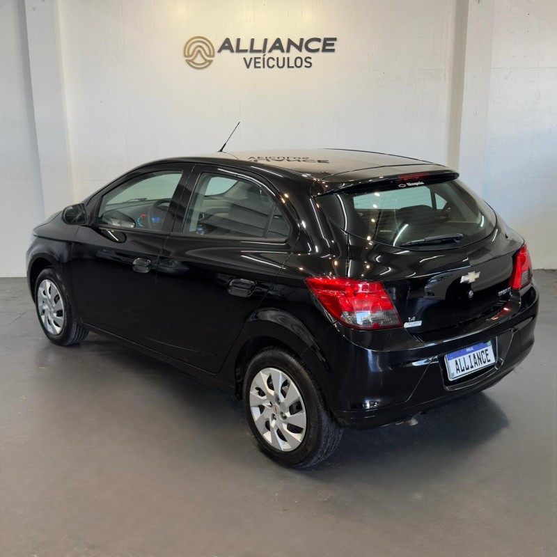 ONIX 1.4 MPFI LT 8V FLEX 4P MANUAL - 2016 - CAXIAS DO SUL