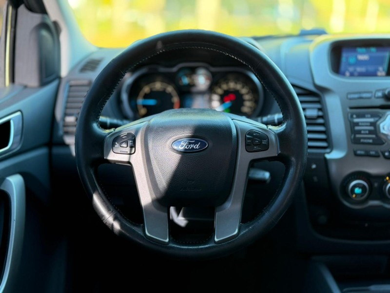 RANGER 3.2 XLT 4X4 CD 20V DIESEL 4P AUTOMÁTICO - 2015 - LAGOA VERMELHA