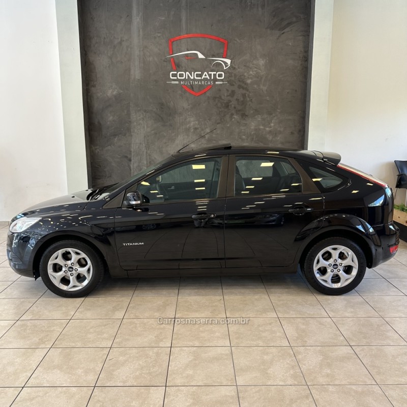 FOCUS 2.0 TITANIUM HATCH 16V FLEX 4P AUTOMÁTICO - 2011 - FARROUPILHA