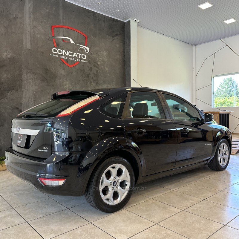 FOCUS 2.0 TITANIUM HATCH 16V FLEX 4P AUTOMÁTICO - 2011 - FARROUPILHA