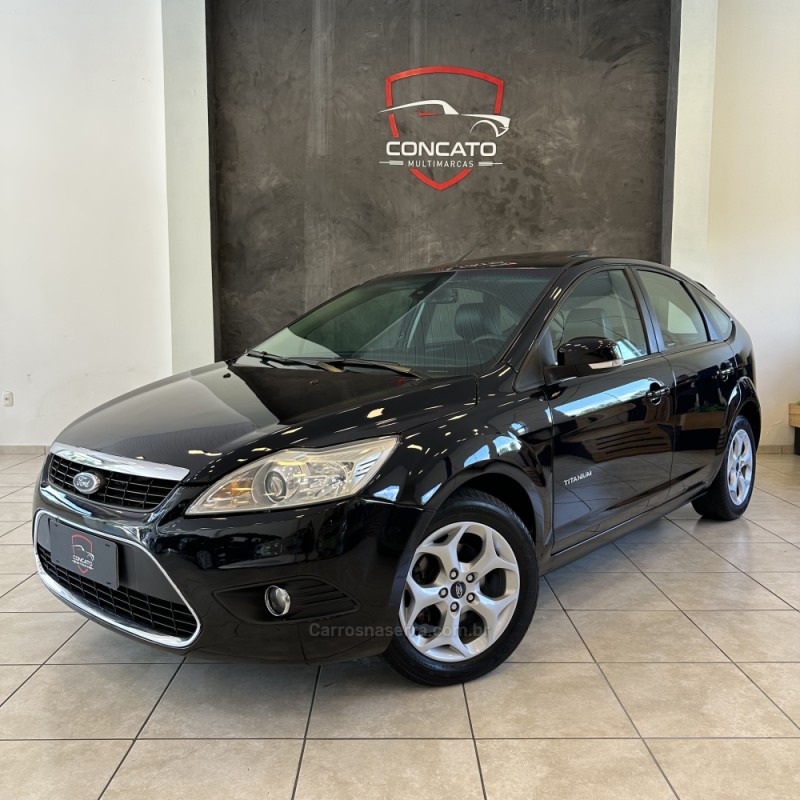 focus 2.0 titanium hatch 16v flex 4p automatico 2011 farroupilha