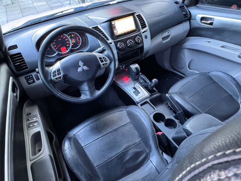 PAJERO DAKAR 3.5 HPE 7 LUGARES 4X4 V6 24V FLEX 4P AUTOMÁTICO - 2013 - CAXIAS DO SUL