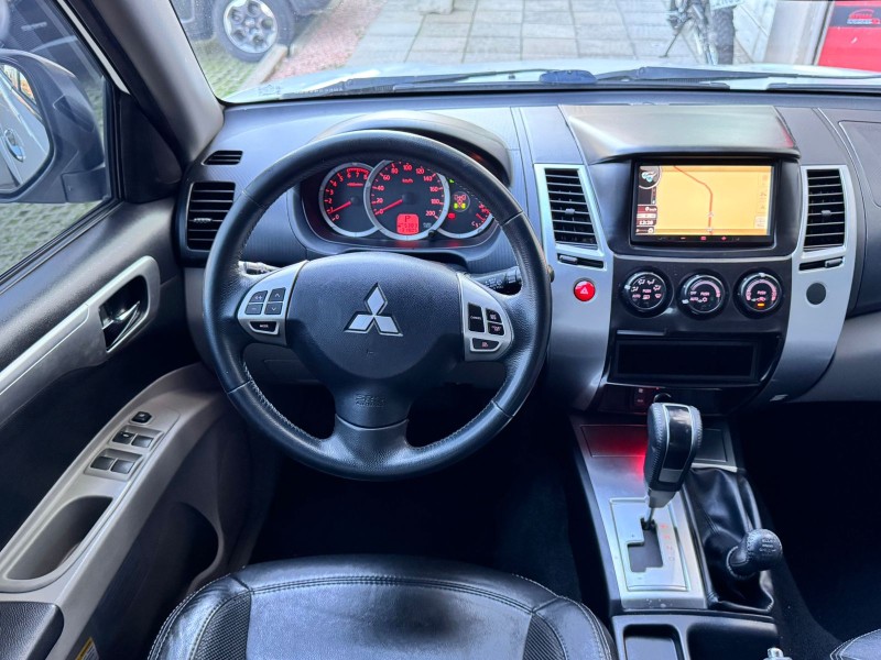 PAJERO DAKAR 3.5 HPE 7 LUGARES 4X4 V6 24V FLEX 4P AUTOMÁTICO - 2013 - CAXIAS DO SUL