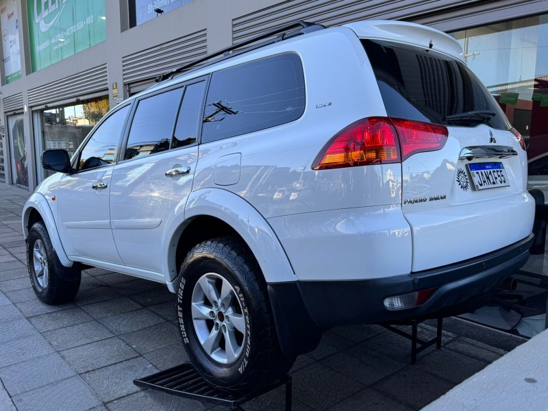 PAJERO DAKAR 3.5 HPE 7 LUGARES 4X4 V6 24V FLEX 4P AUTOMÁTICO - 2013 - CAXIAS DO SUL