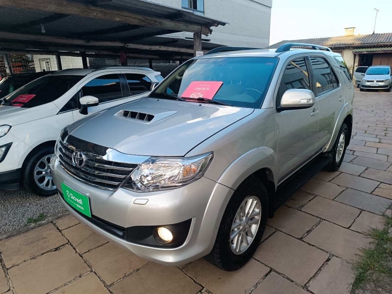 hilux sw4 3.0 srv 4x4 7 lugares 16v turbo intercooler diesel 4p automatico 2012 bento goncalves