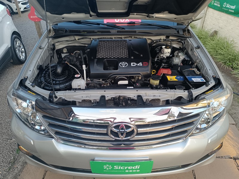 HILUX SW4 3.0 SRV 4X4 7 LUGARES 16V TURBO INTERCOOLER DIESEL 4P AUTOMÁTICO - 2012 - BENTO GONçALVES