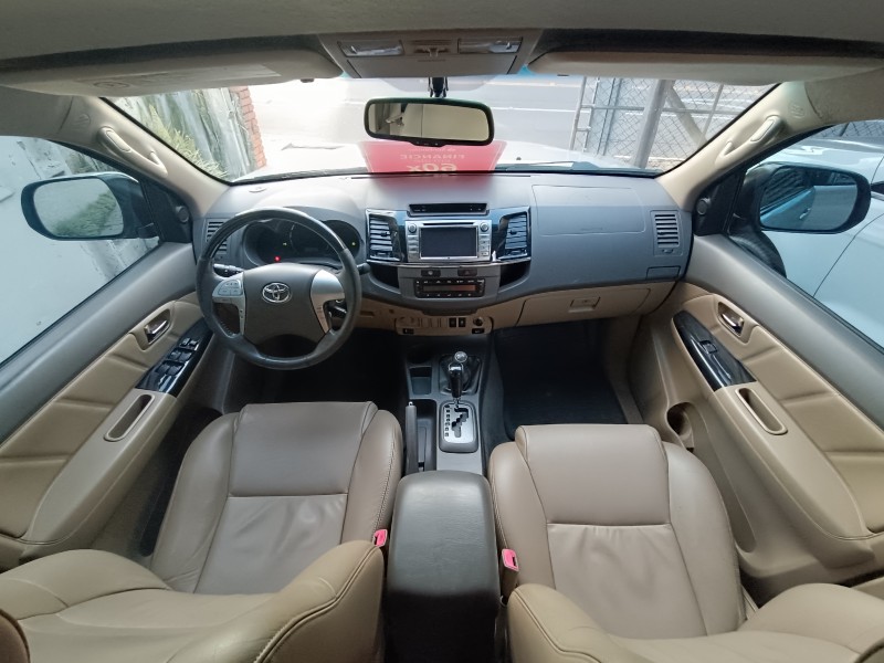 HILUX SW4 3.0 SRV 4X4 7 LUGARES 16V TURBO INTERCOOLER DIESEL 4P AUTOMÁTICO - 2012 - BENTO GONçALVES