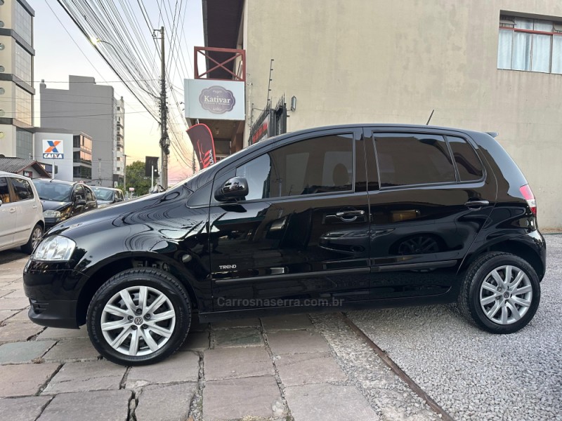 FOX 1.0 MI 8V FLEX 4P MANUAL - 2009 - CAXIAS DO SUL