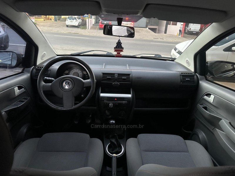 FOX 1.0 MI 8V FLEX 4P MANUAL - 2009 - CAXIAS DO SUL