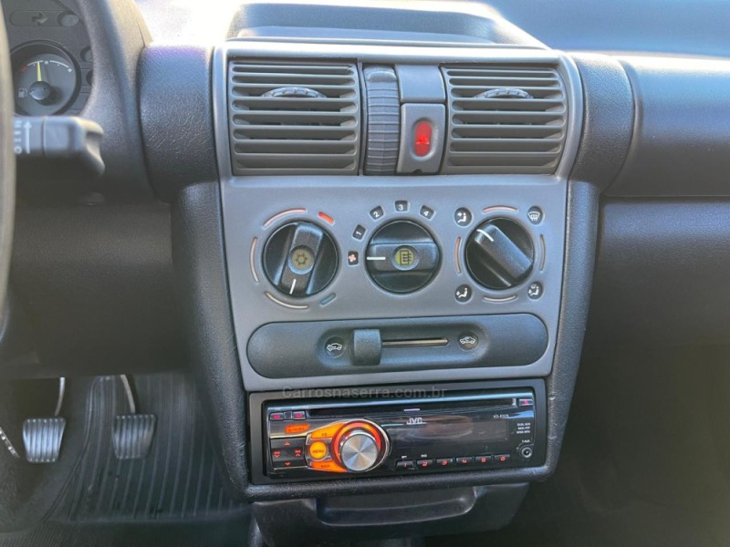 CORSA 1.6 MPFI CLASSIC SEDAN 8V GASOLINA 4P MANUAL - 2005 - NOVO HAMBURGO